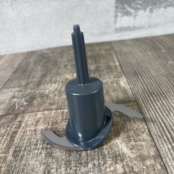 Cuisinart MCH-4 Core Custom 4-Cup Mini Chopper Replacement Blade - Picture 2 of 3